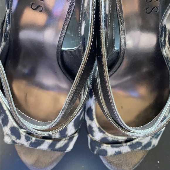 Guess strappy cheetah print platform heels - Picture 9 of 10